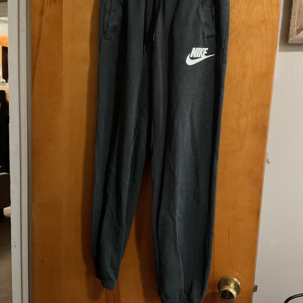 Nike Women’s Gray & Black Jogger Pants 2 pairs